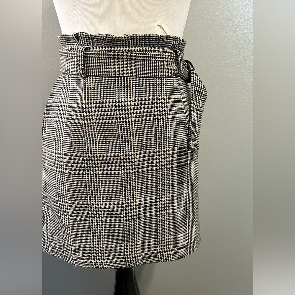 Forever 21 women’s size,small mini skirt with belt fully lined with side pockets